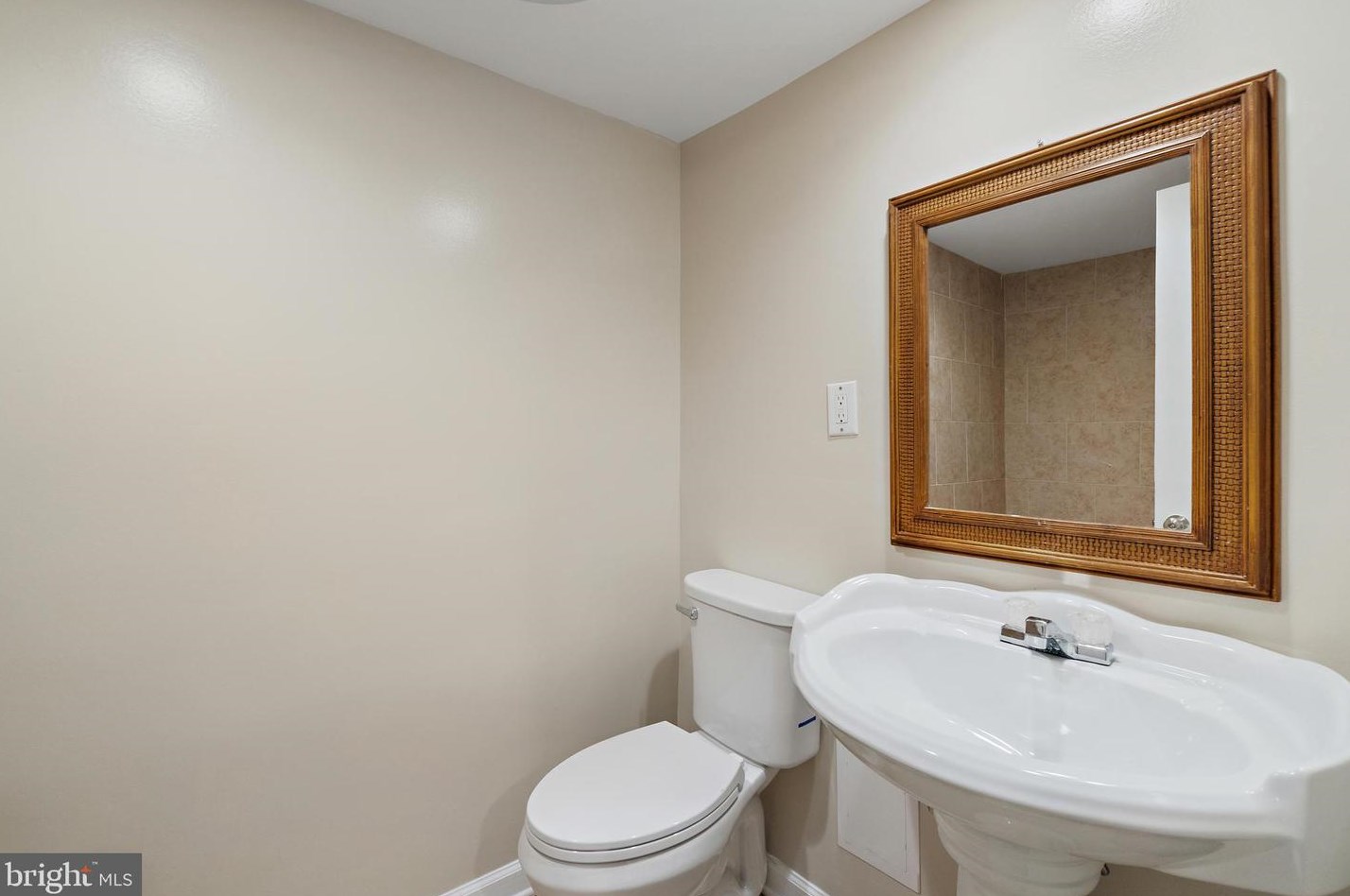 140 Edgevale Rd, Baltimore MD  21210-2215 exterior