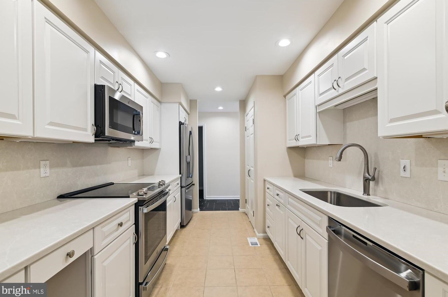 62 Brandywine Ave, Severna Park, MD 21146-3902