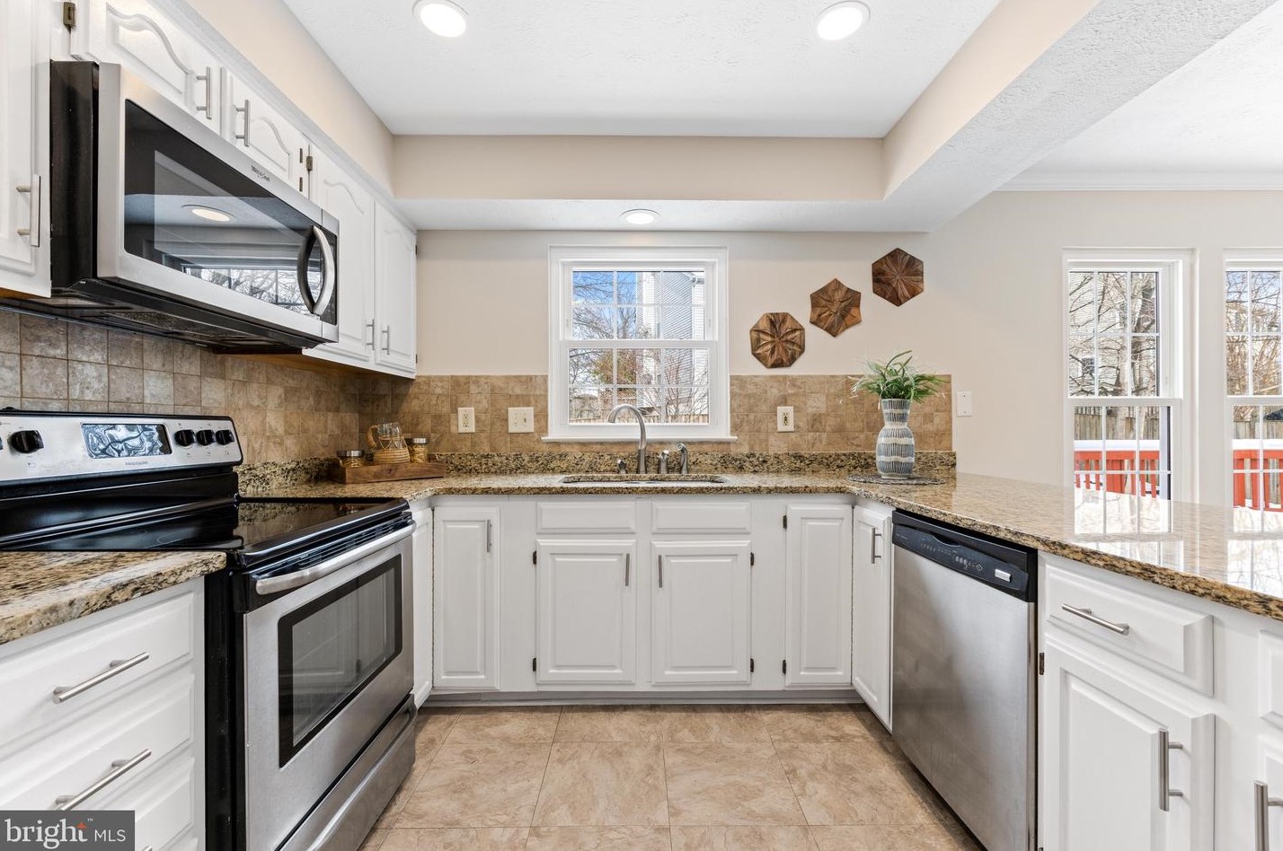 7854 Crossbay Dr, Severn MD  21144-1664 exterior