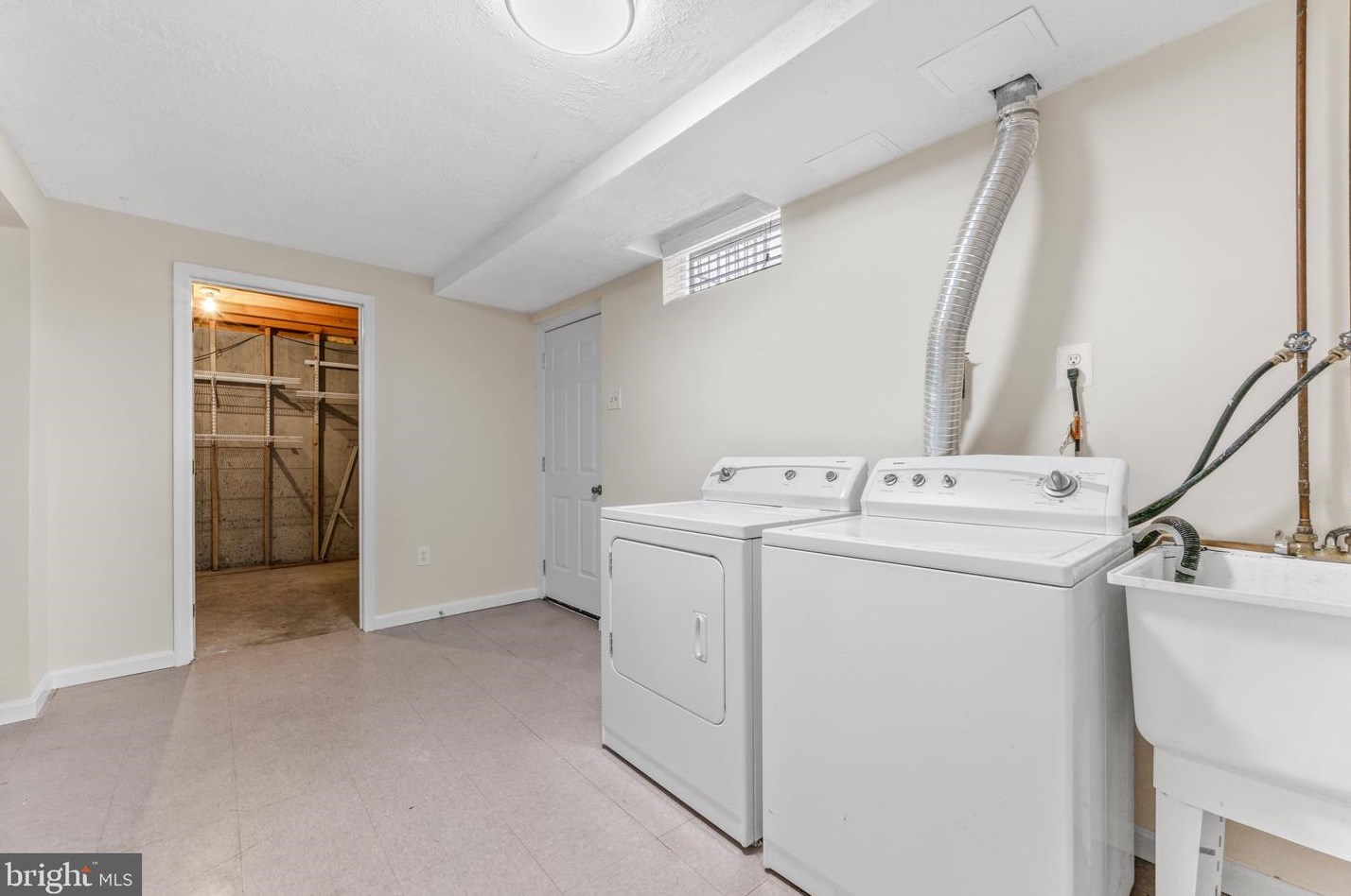 7854 Crossbay Dr, Severn MD  21144-1664 exterior