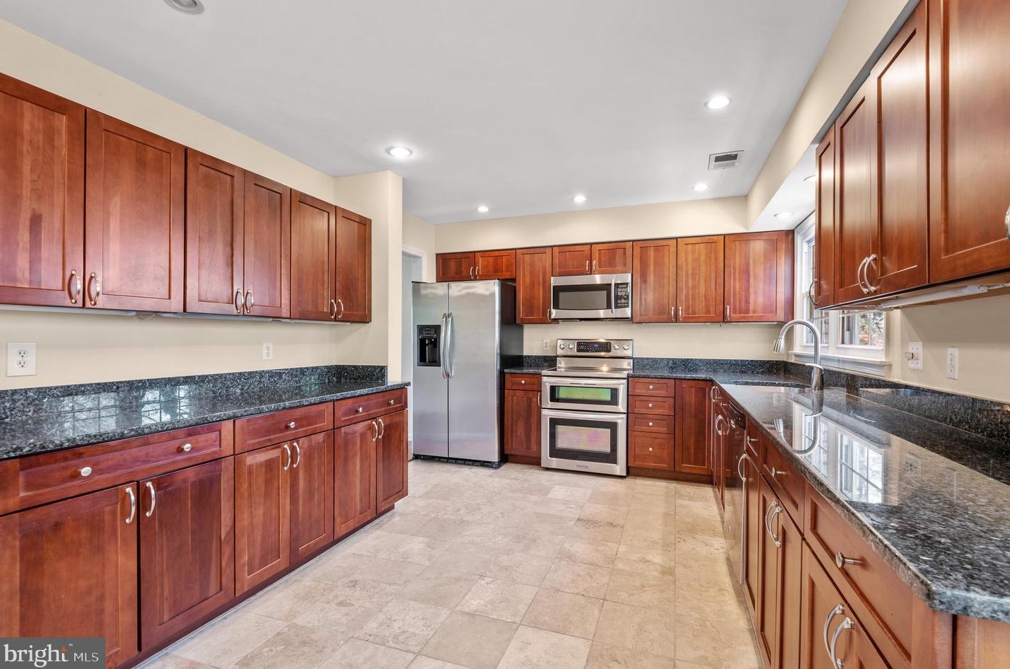 1170 Jeffrey Dr, Crofton MD 21114-1315 exterior