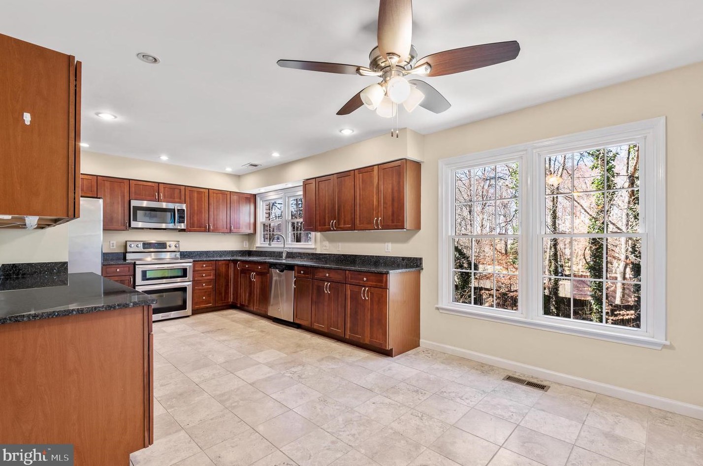 1170 Jeffrey Dr, Crofton MD 21114-1315 exterior