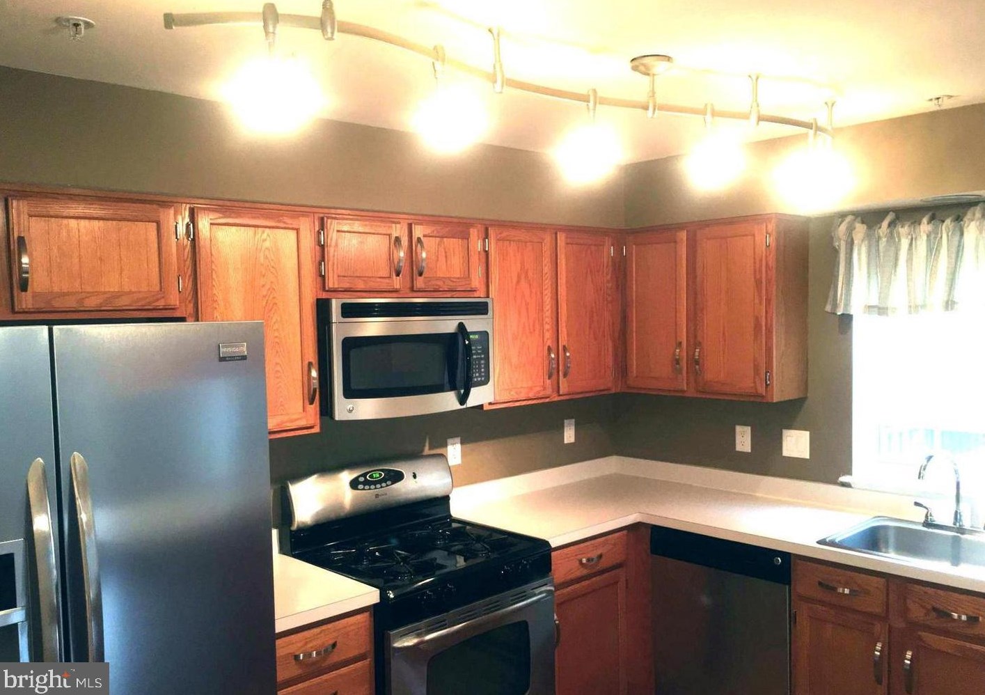 7914 Thrush Meadow Pl, Severn MD  21144-1074 exterior