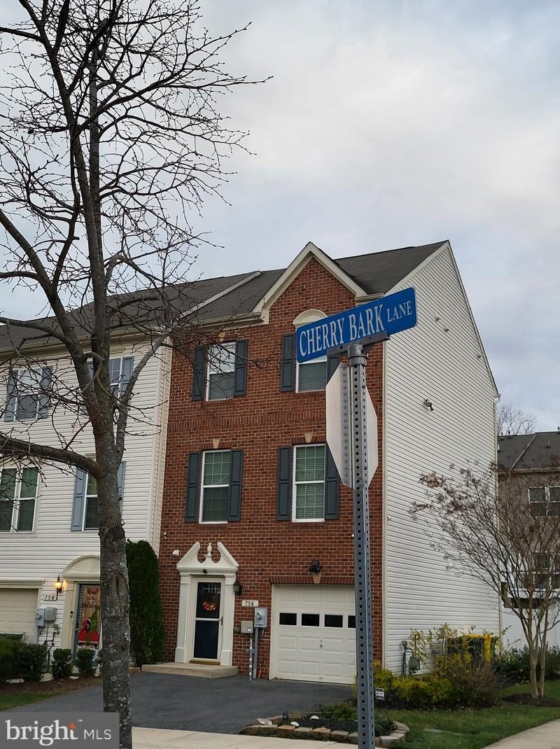 756 Cherry Bark Ln, Baltimore, MD 21225-3397