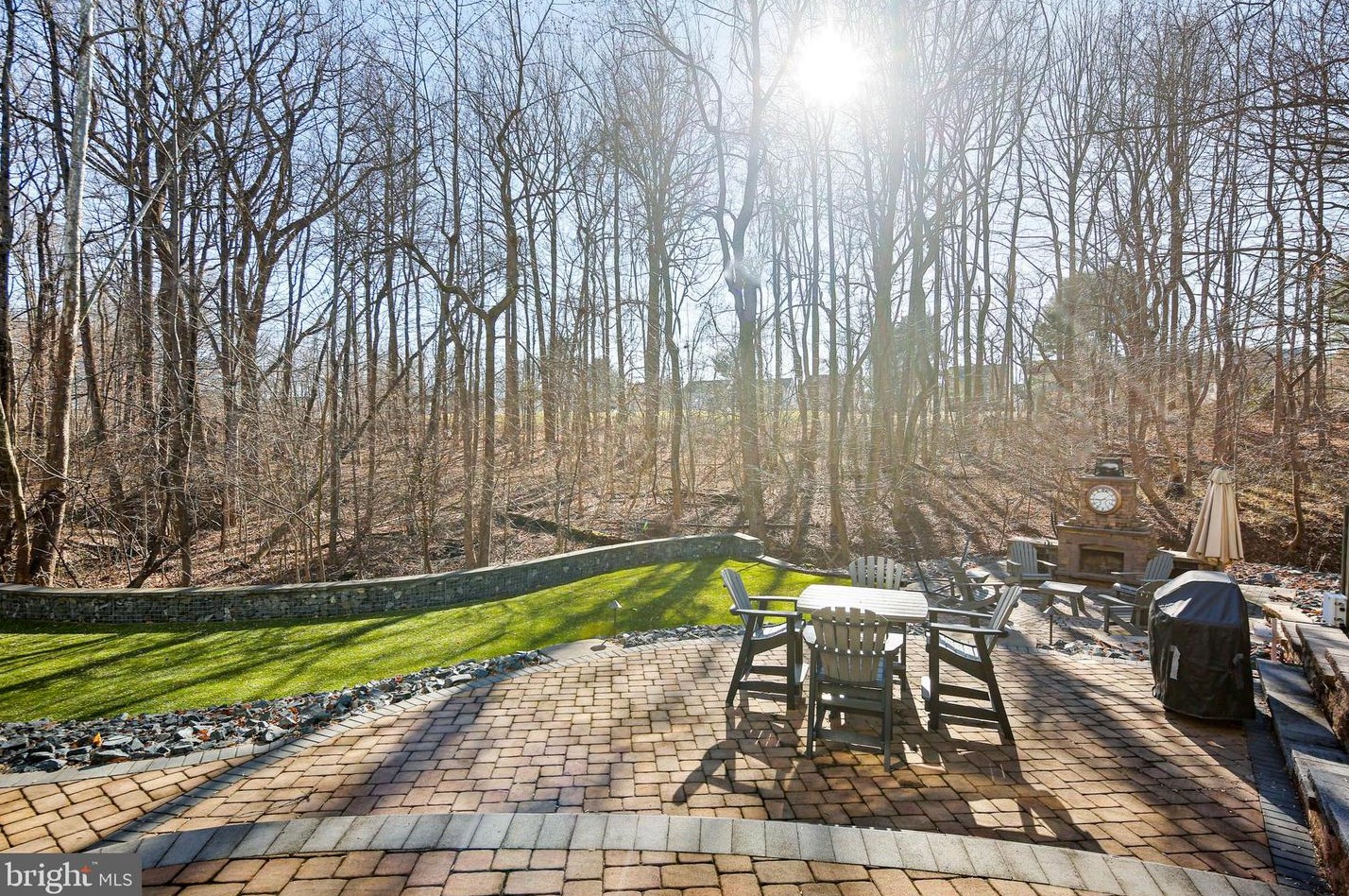 1540 Hornbeam Dr, Crofton MD  21114-3244 exterior