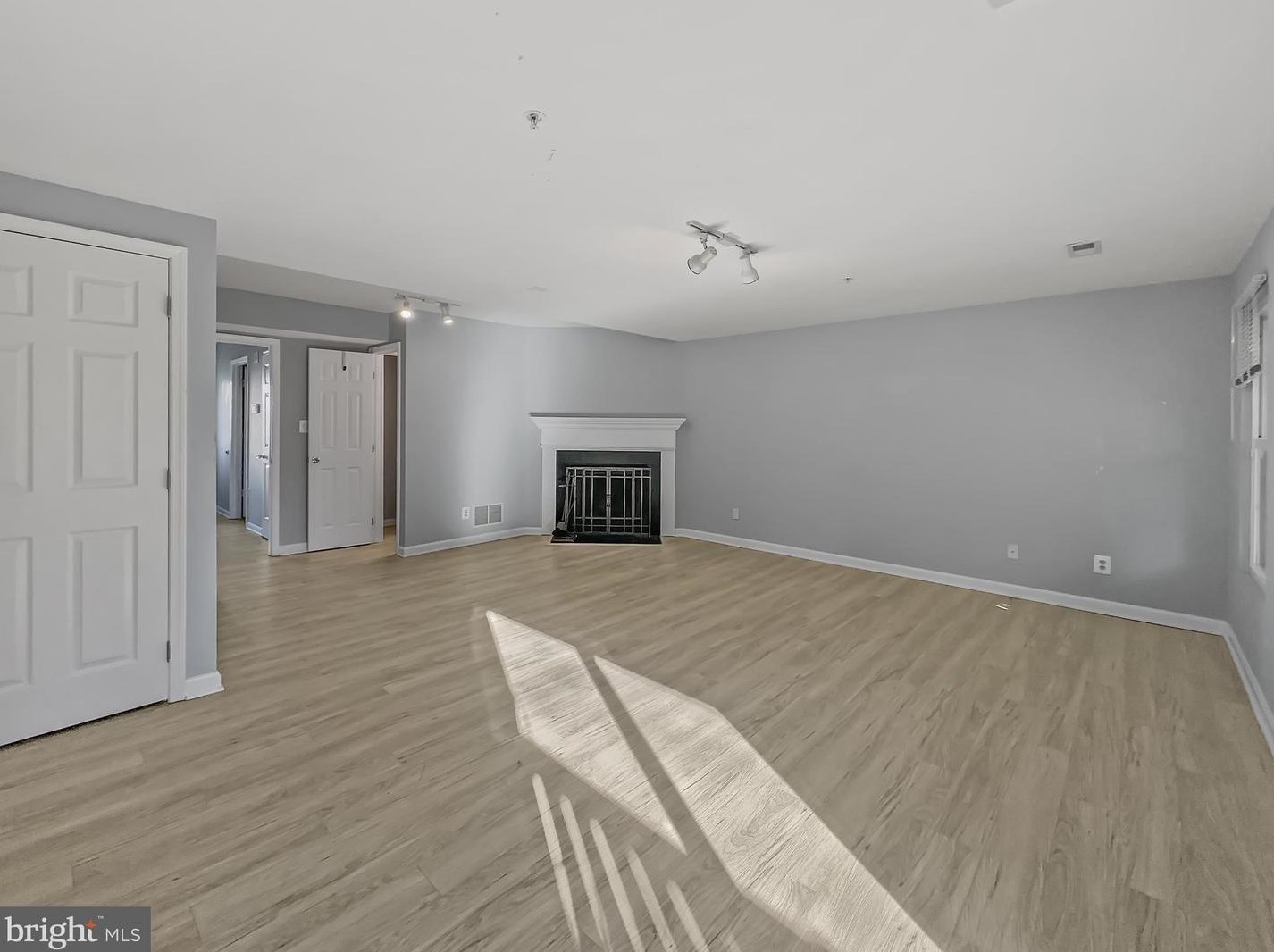 2570 Ambling Cir, Crofton MD 21114-2712 exterior