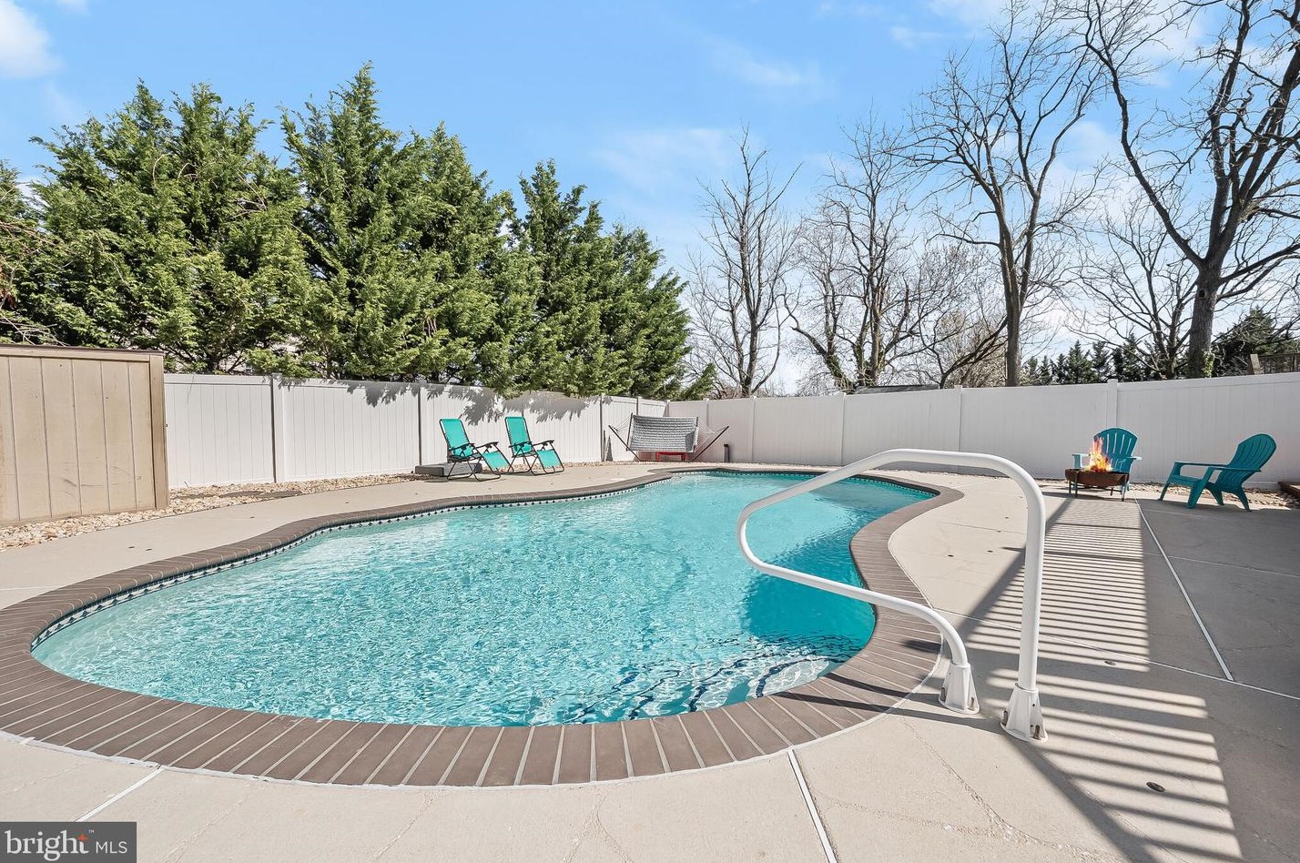 5609 Patrick Henry Dr, Baltimore MD  21225-3115 exterior