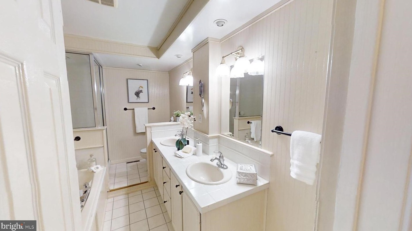 1686 Albermarle Dr, Crofton MD 21114-2015 exterior