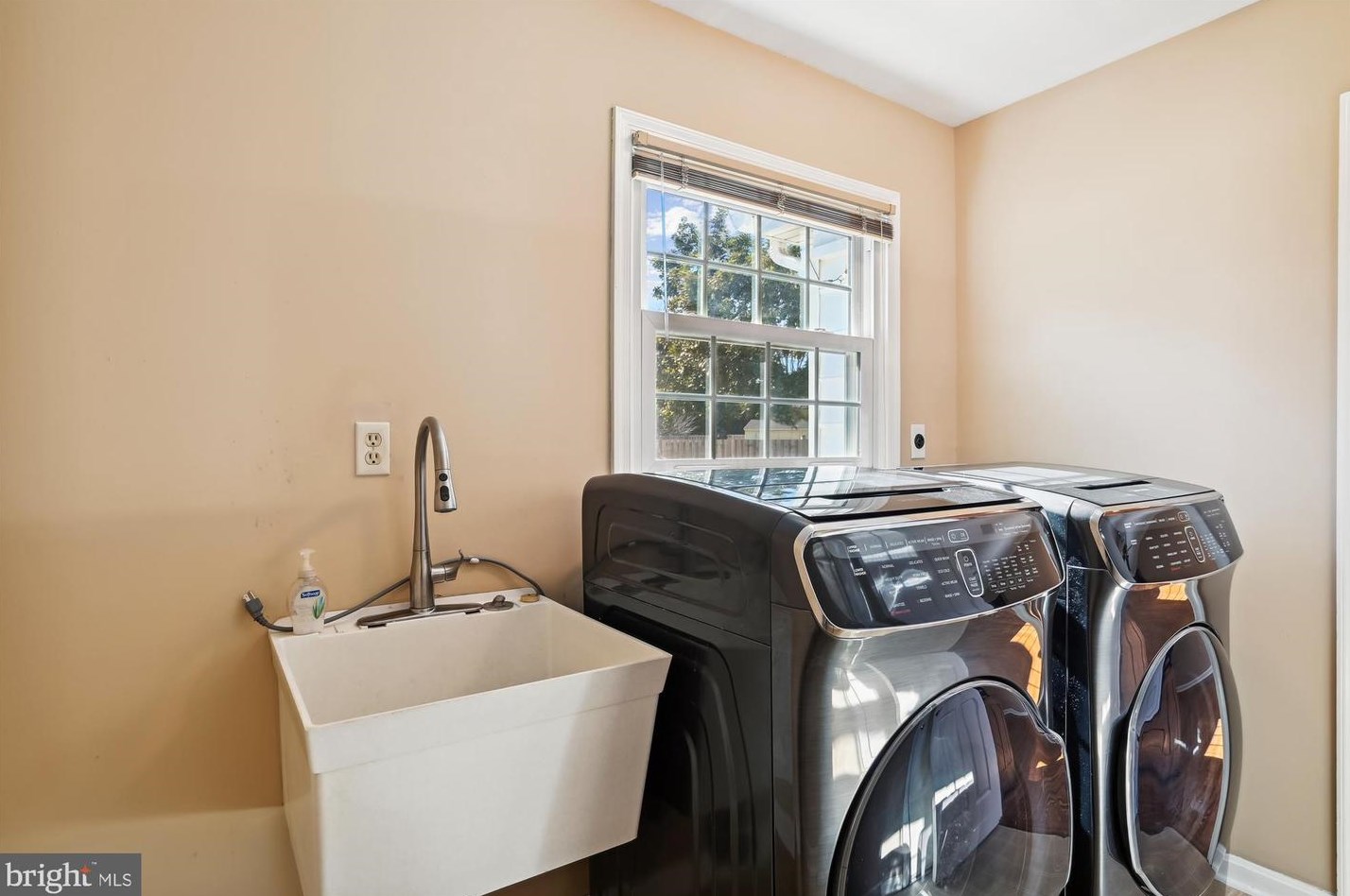 144 Cardamon Dr, Edgewater MD  21037-1126 exterior