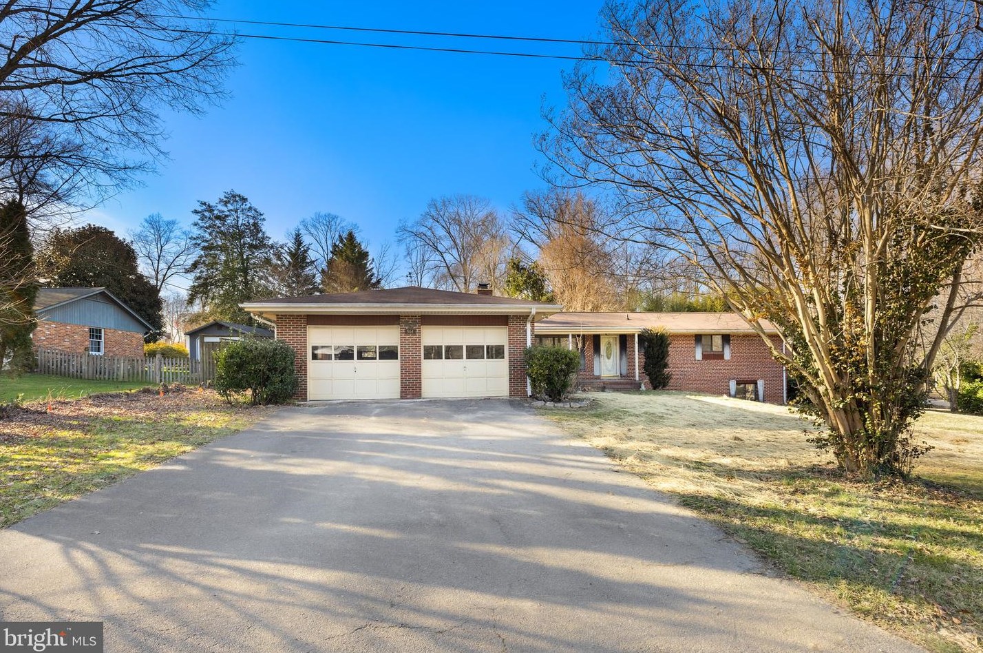564 2nd St, Gambrills, MD 21054