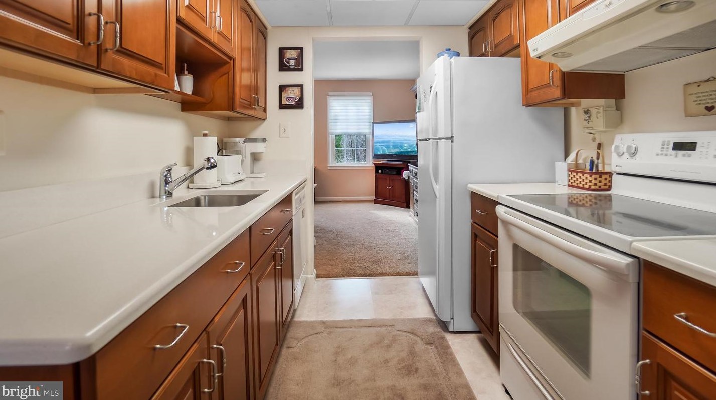 1864 Sharwood Pl, Crofton MD 21114-1950 exterior