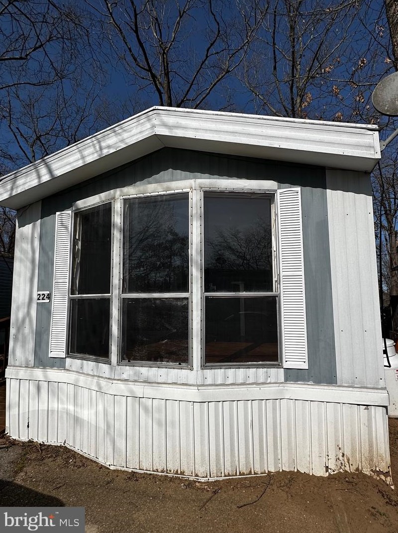 224 5th St, Lothian, MD 20711