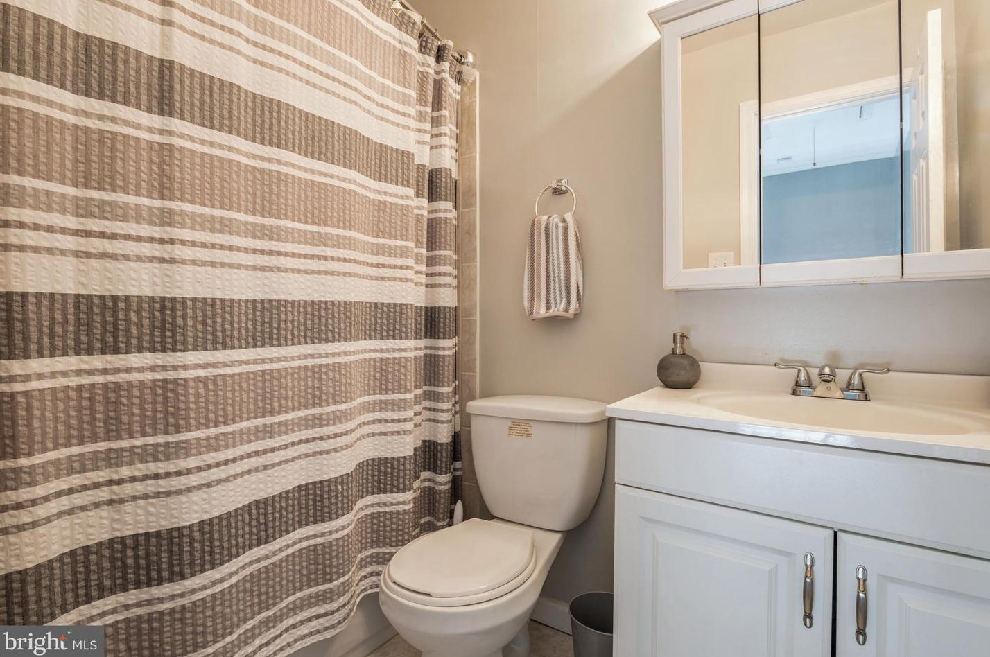 1551 Lowell Ct, Crofton MD exterior