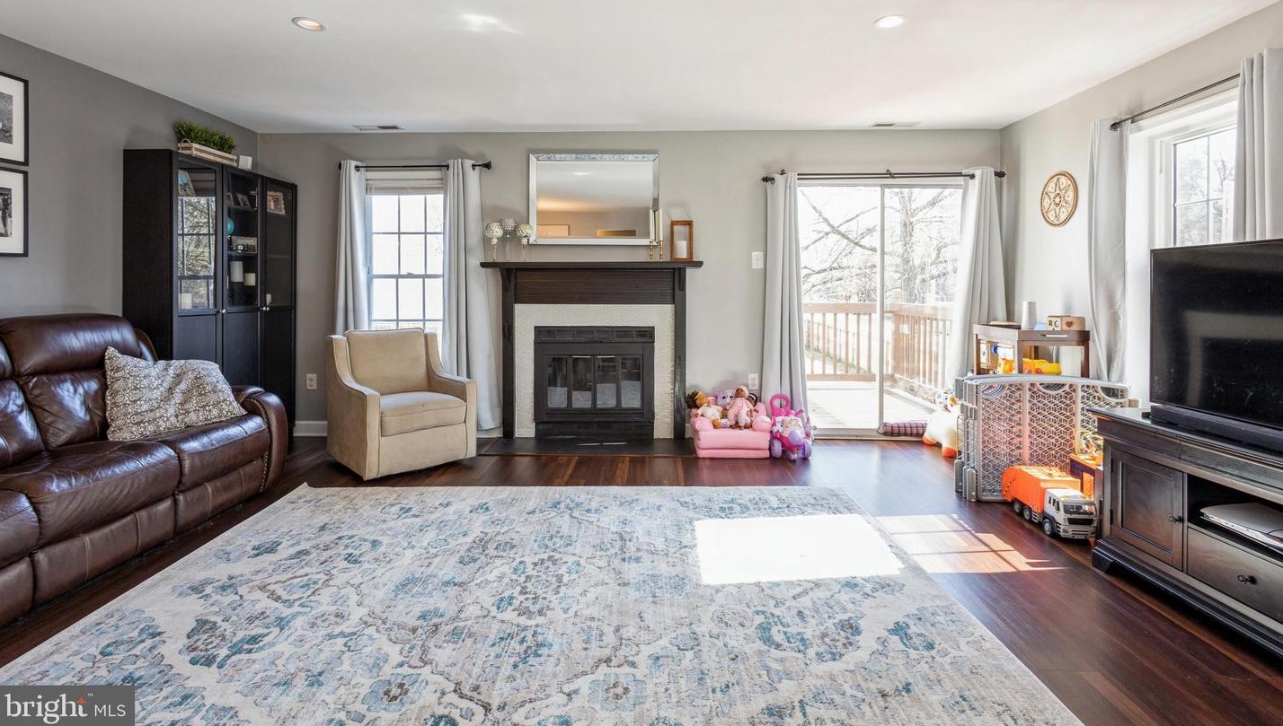 1551 Lowell Ct, Crofton MD exterior