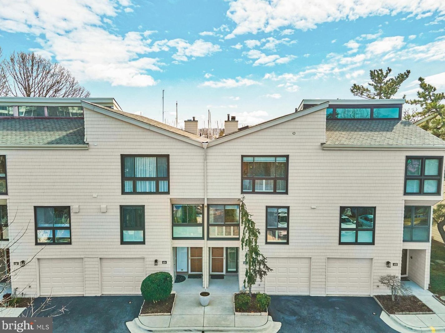 686 Fairview Ave, Annapolis, MD 21403-2909