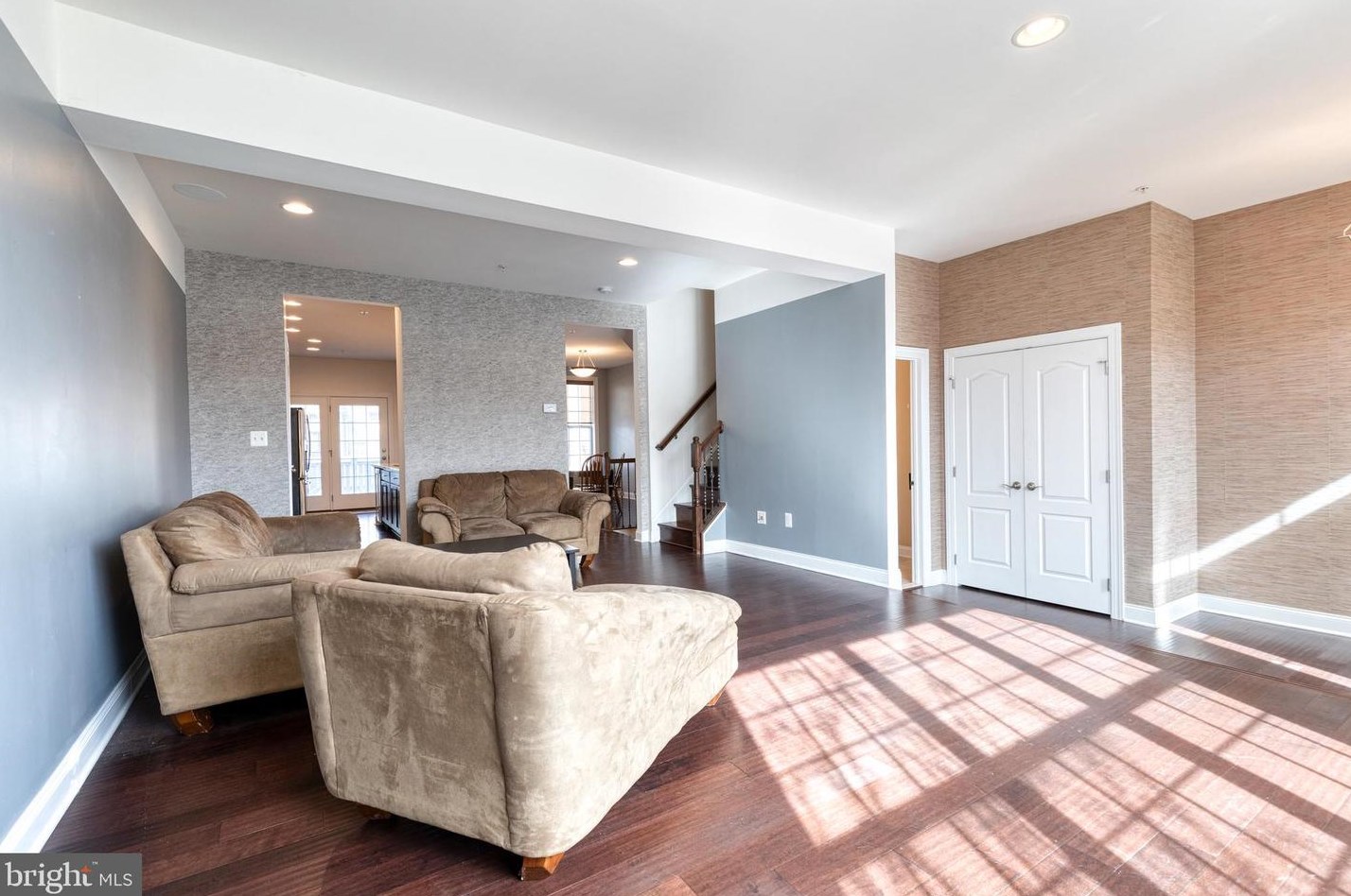 7669 Elmcrest Rd, Baltimore MD  21076-1954 exterior