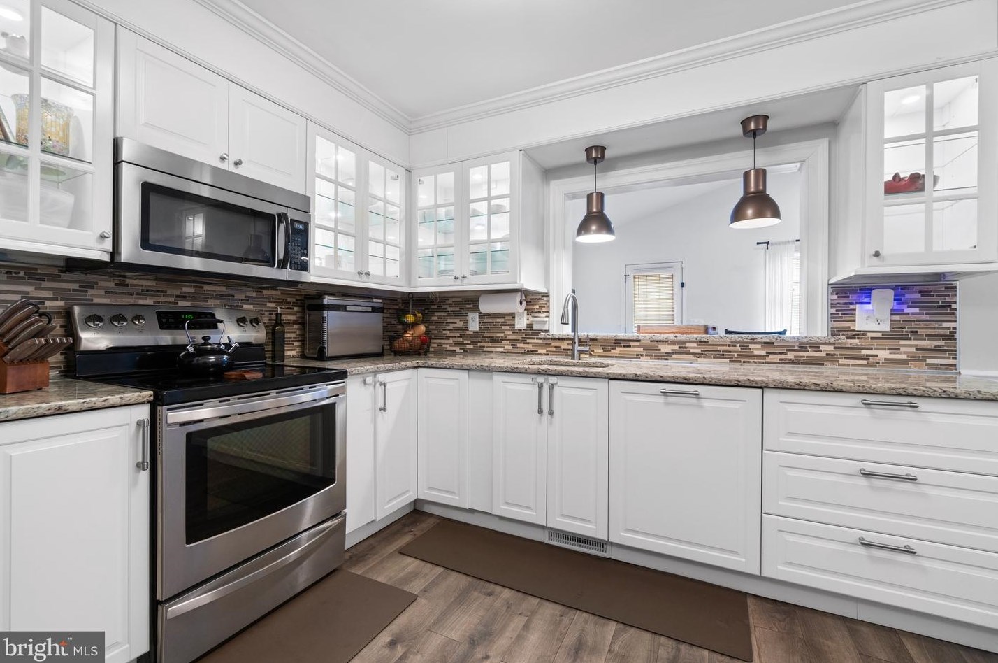 413 Fairmount Dr, Edgewater MD  21037-2922 exterior