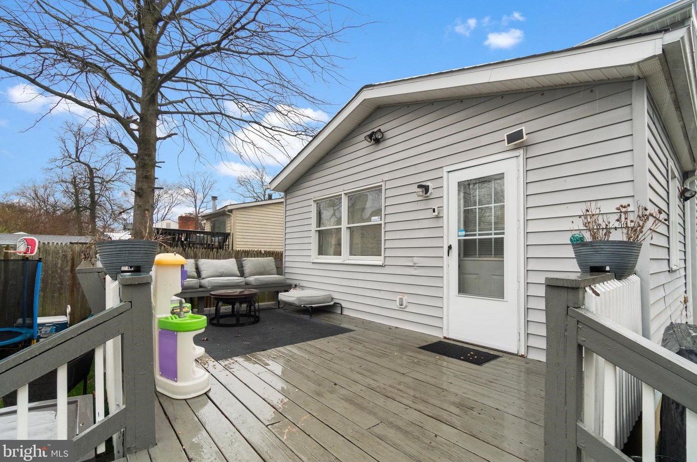 413 Fairmount Dr, Edgewater MD  21037-2922 exterior