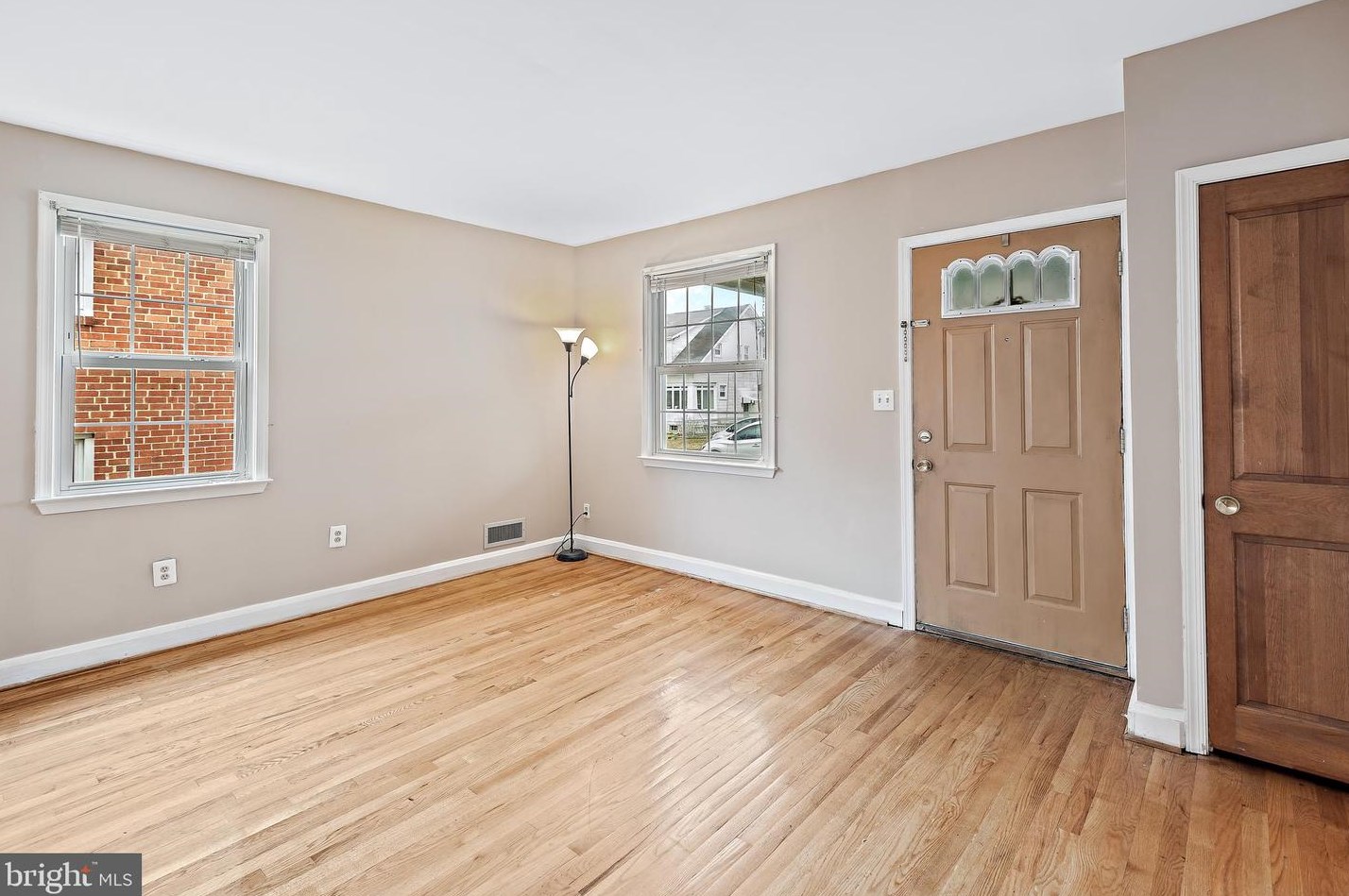 105 8th Ave, Baltimore, MD 21225-2907