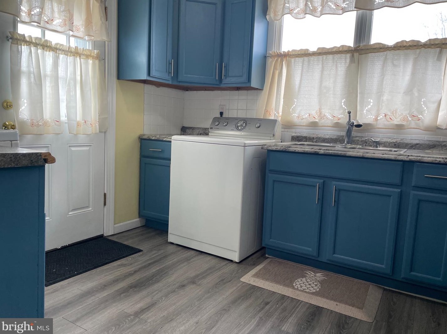 501 Matthews Ave, Baltimore MD  21225-3145 exterior