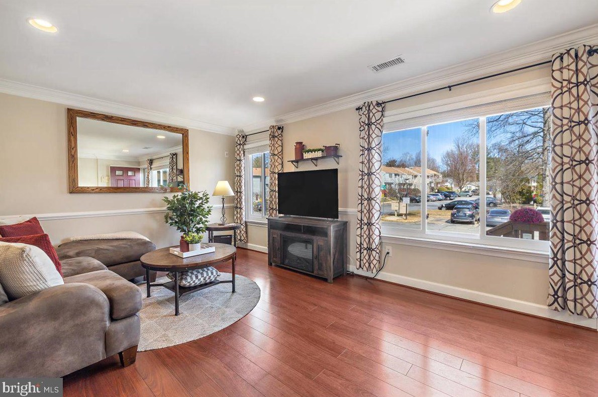 2208 Notely Ln, Crofton, MD 21114-1729