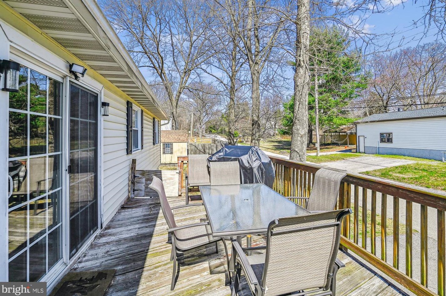 720 Bunch Ave, Glen Burnie, MD 21060-6953