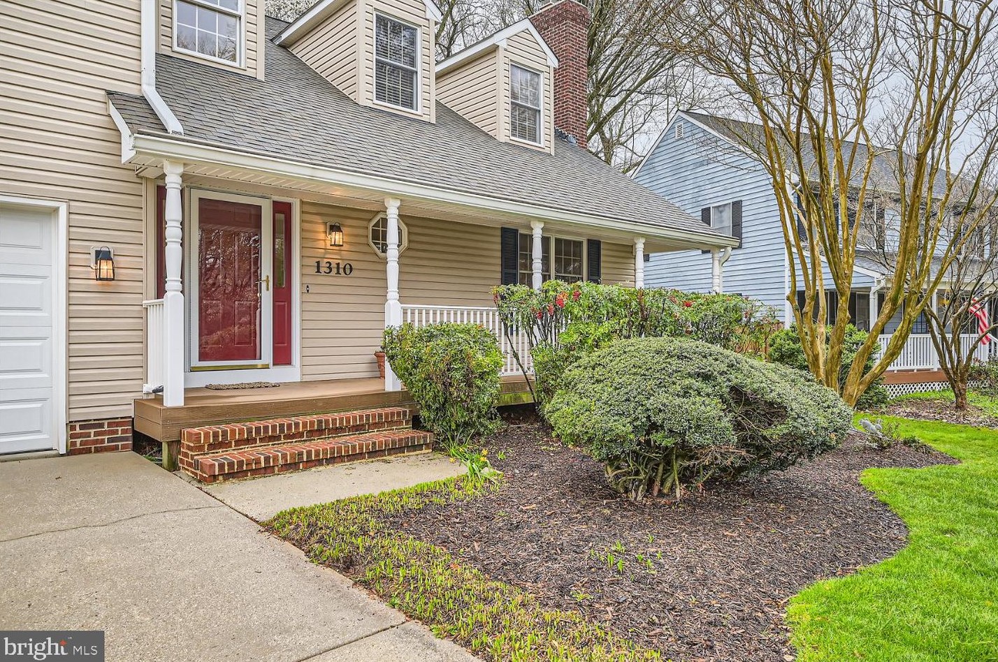 1310 Peartree Ct, Crofton, MD 21114-2647