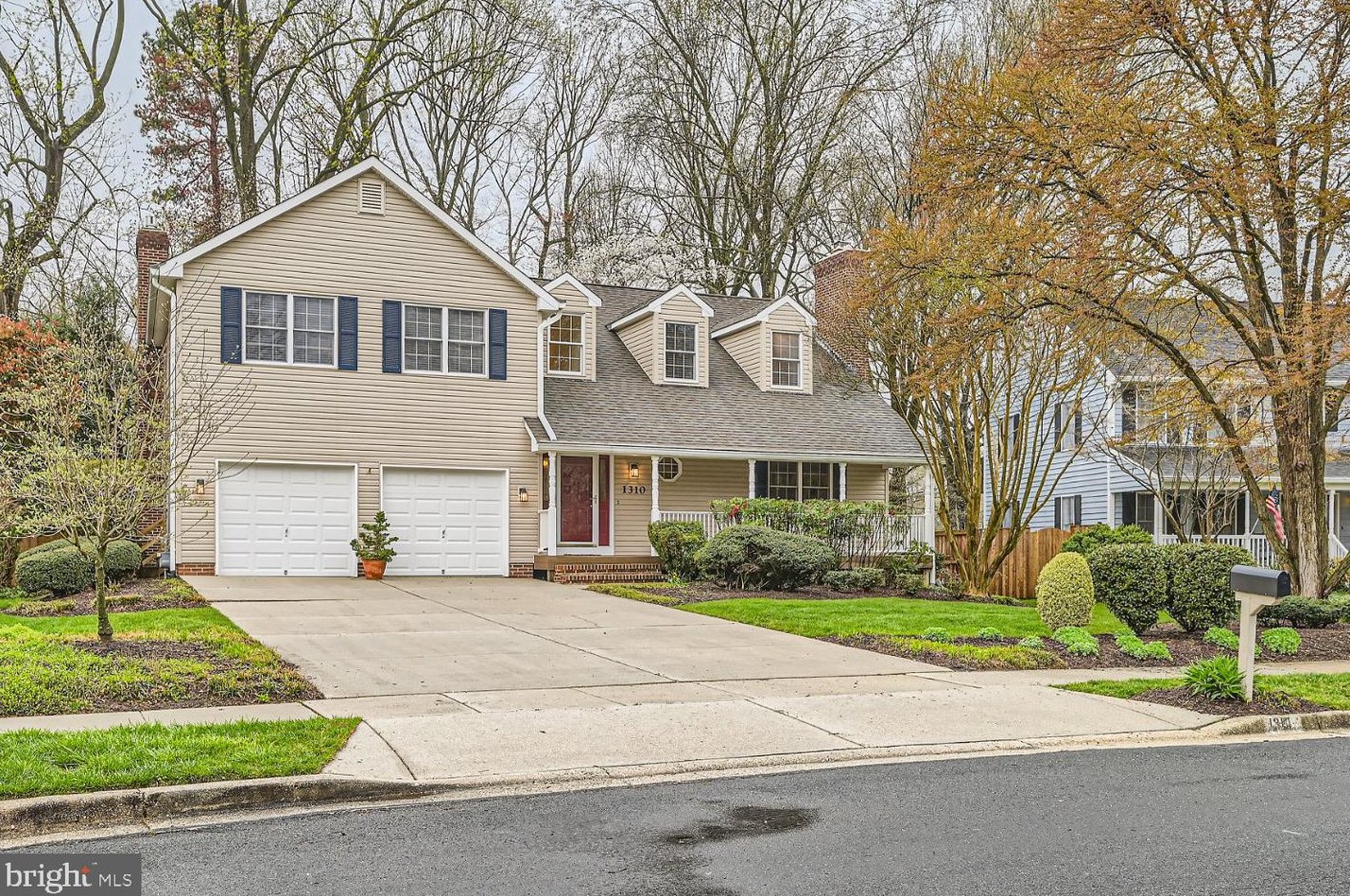 1310 Peartree Ct, Crofton MD  21114-2647 exterior