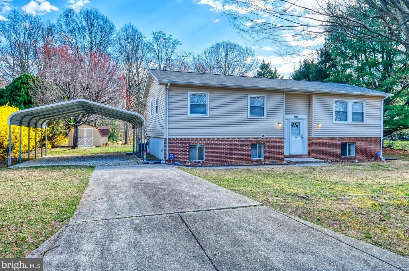 8223 Reece Heights Dr, Severn, MD 21144-2426