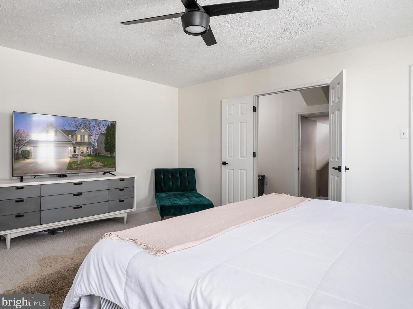 2403 Kemper Rd, Crofton MD  21114-2552 exterior