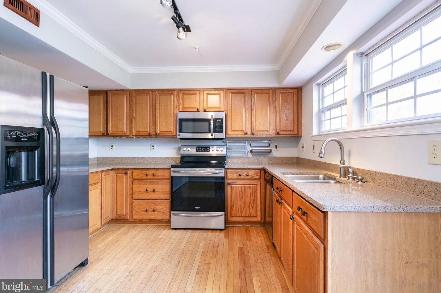 7833 Creek Shore Way, Baltimore, MD 21226-2149