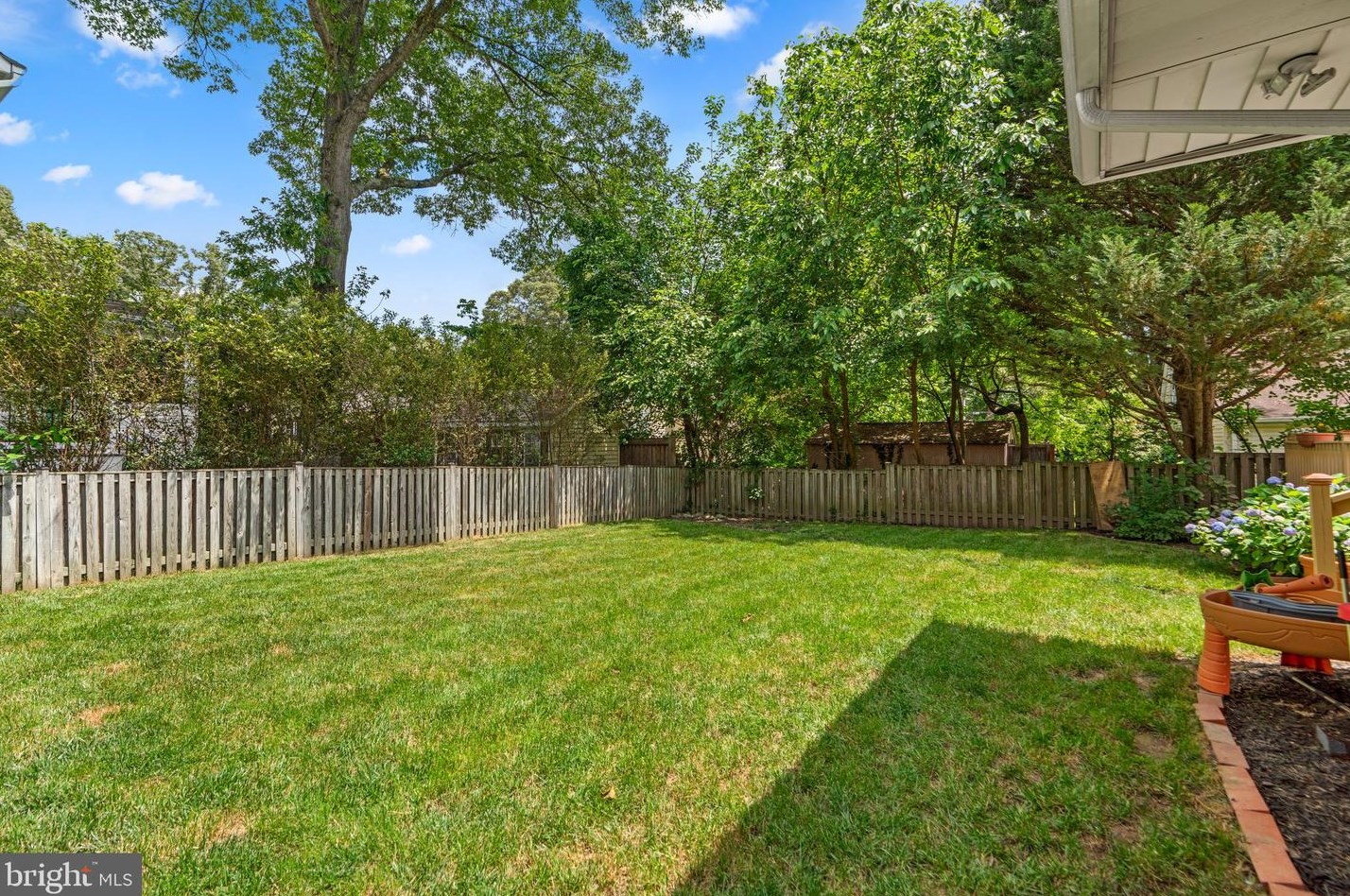 566 Whitney Rd, Severna Park MD 21146-3434 exterior