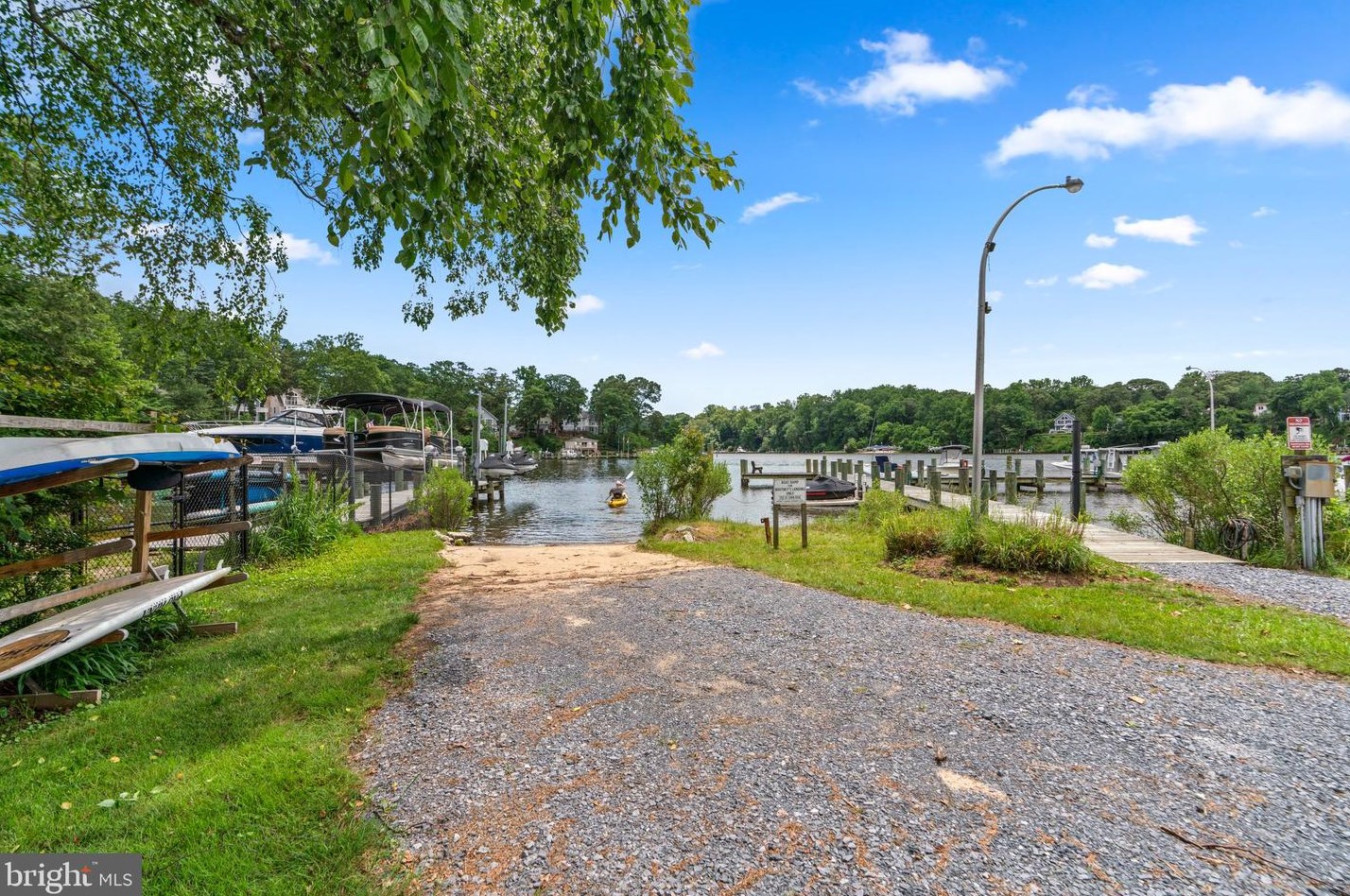 566 Whitney Rd, Severna Park MD 21146-3434 exterior