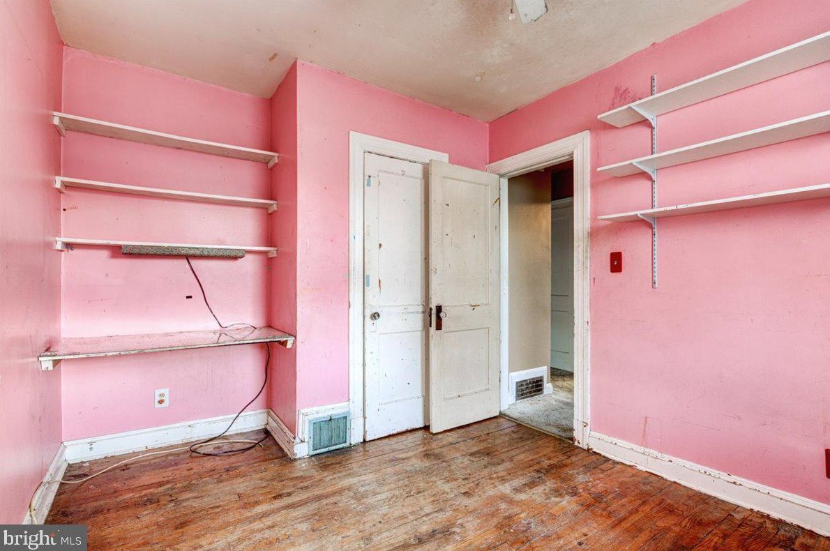 283 Hillside Ter, Baltimore MD  21225-3015 exterior