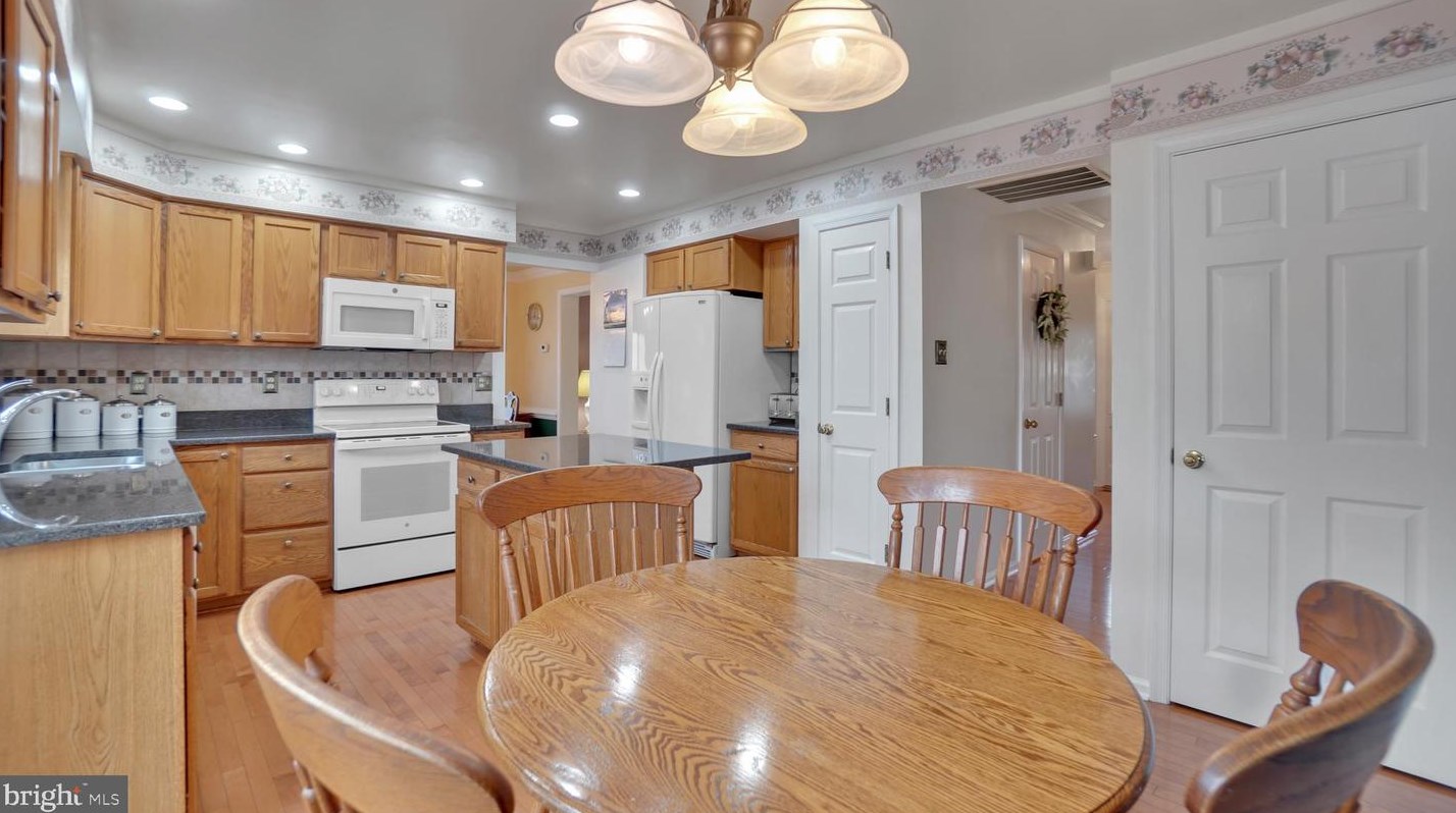 2708 Strongs Ct, Crofton MD  21114-3149 exterior