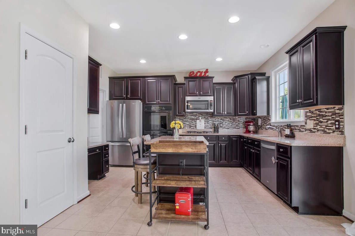 1526 Coldwater Reserve Xing, Severn MD  21144-3260 exterior