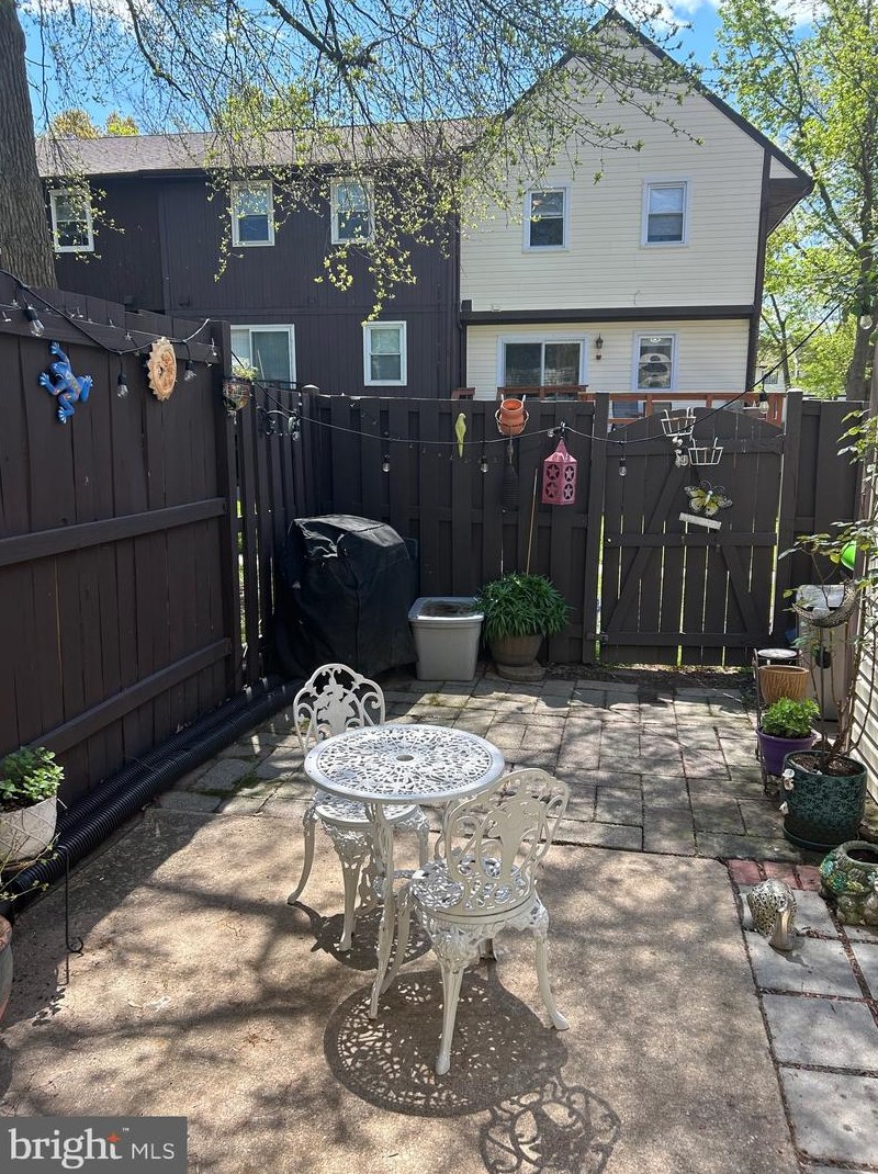 285 Maxo Ct, Glen Burnie MD 21061-5661 exterior