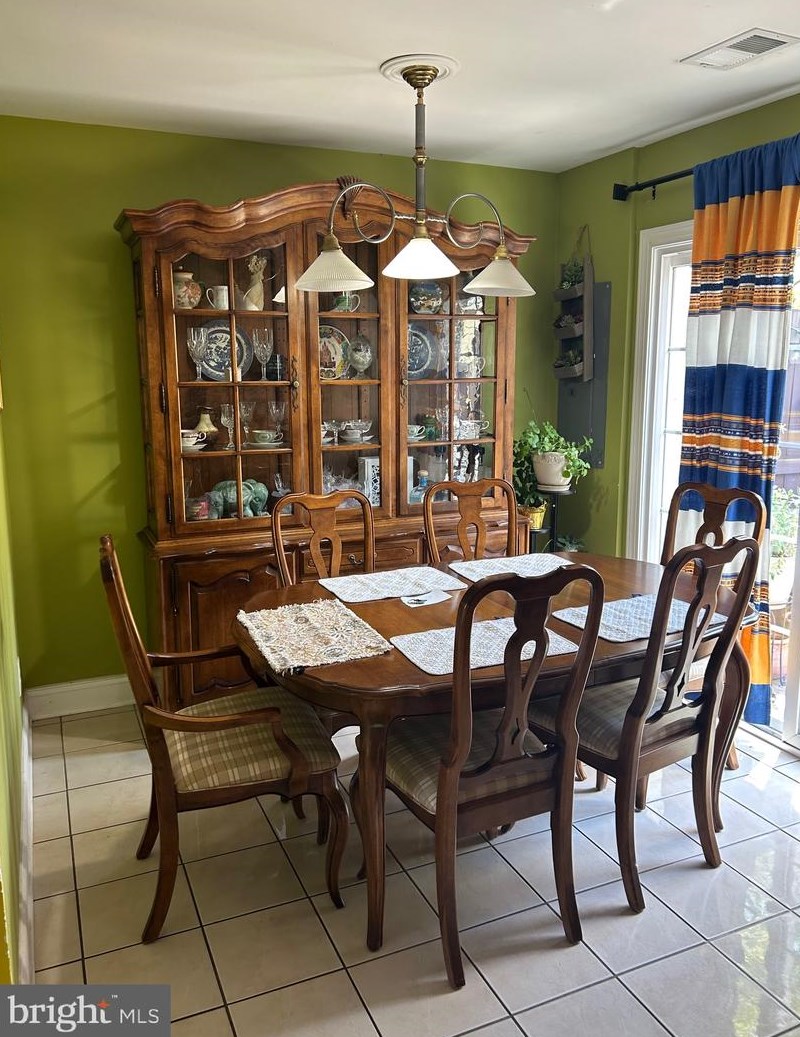 285 Maxo Ct, Glen Burnie MD 21061-5661 exterior