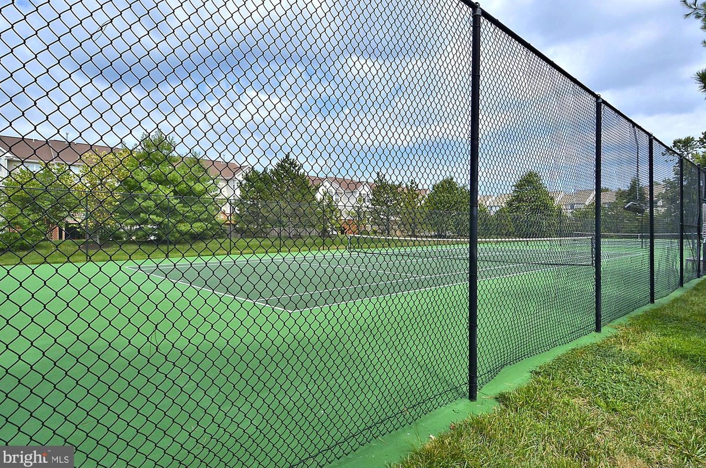 306 Dawnwood Dr, Edgewater MD  21037-3442 exterior