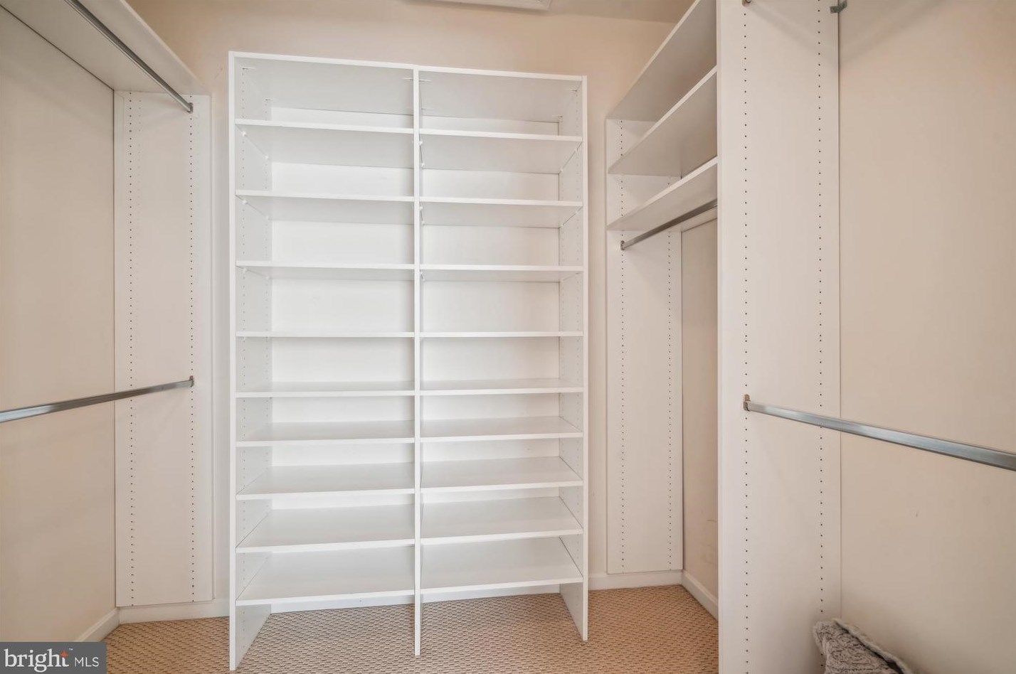 306 Dawnwood Dr, Edgewater MD  21037-3442 exterior