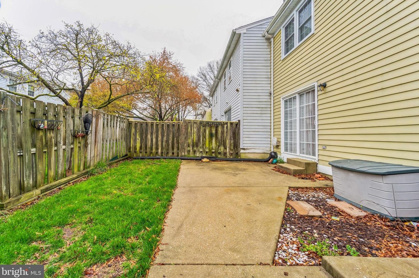 1707 Foxdale Ct, Crofton MD 21114-1921 exterior