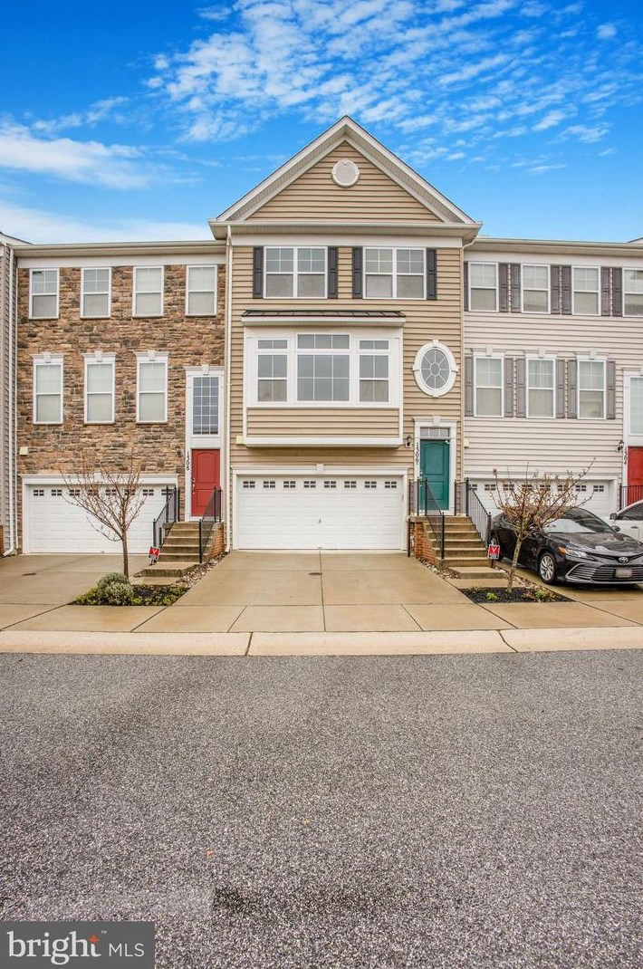 1306 Chapel Centre Dr, Gambrills, MD 21054-1978