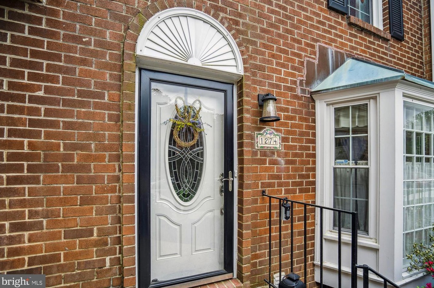 1274 Masters Dr, Arnold, MD 21012-2328
