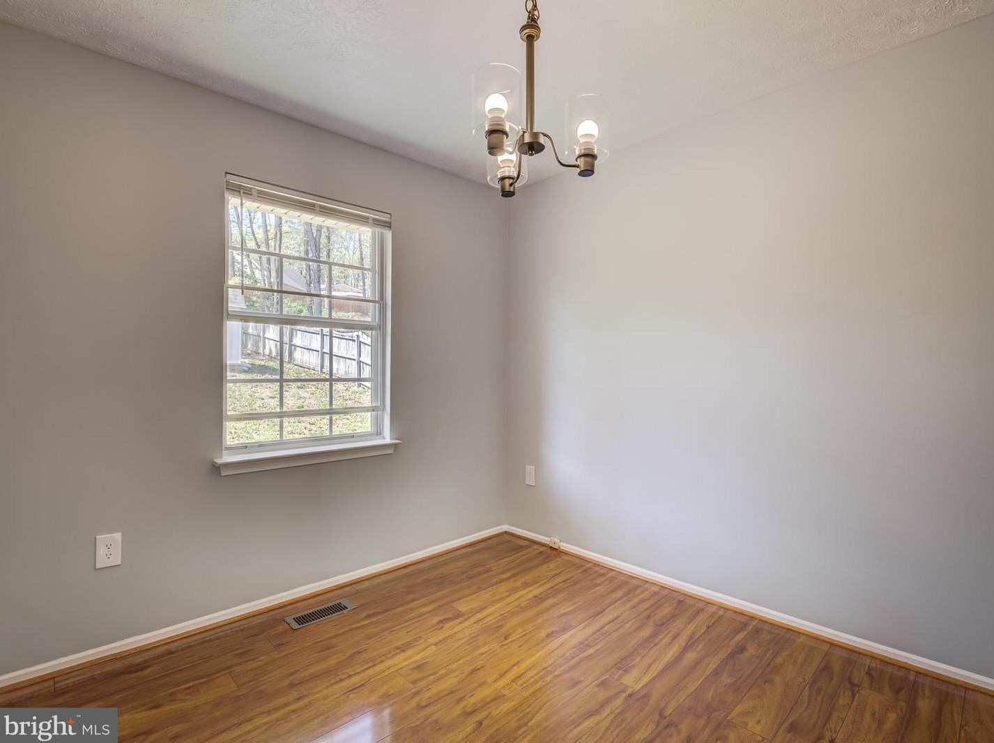 1953 Pometacom Dr, Baltimore MD  21076-1258 exterior