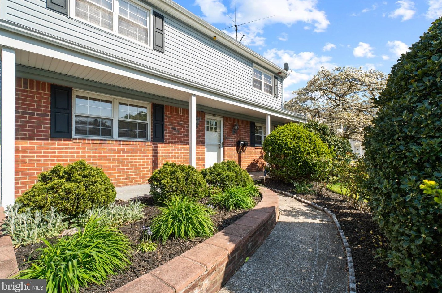 1211 Kimberly Ln, Glen Burnie, MD 21061-2926