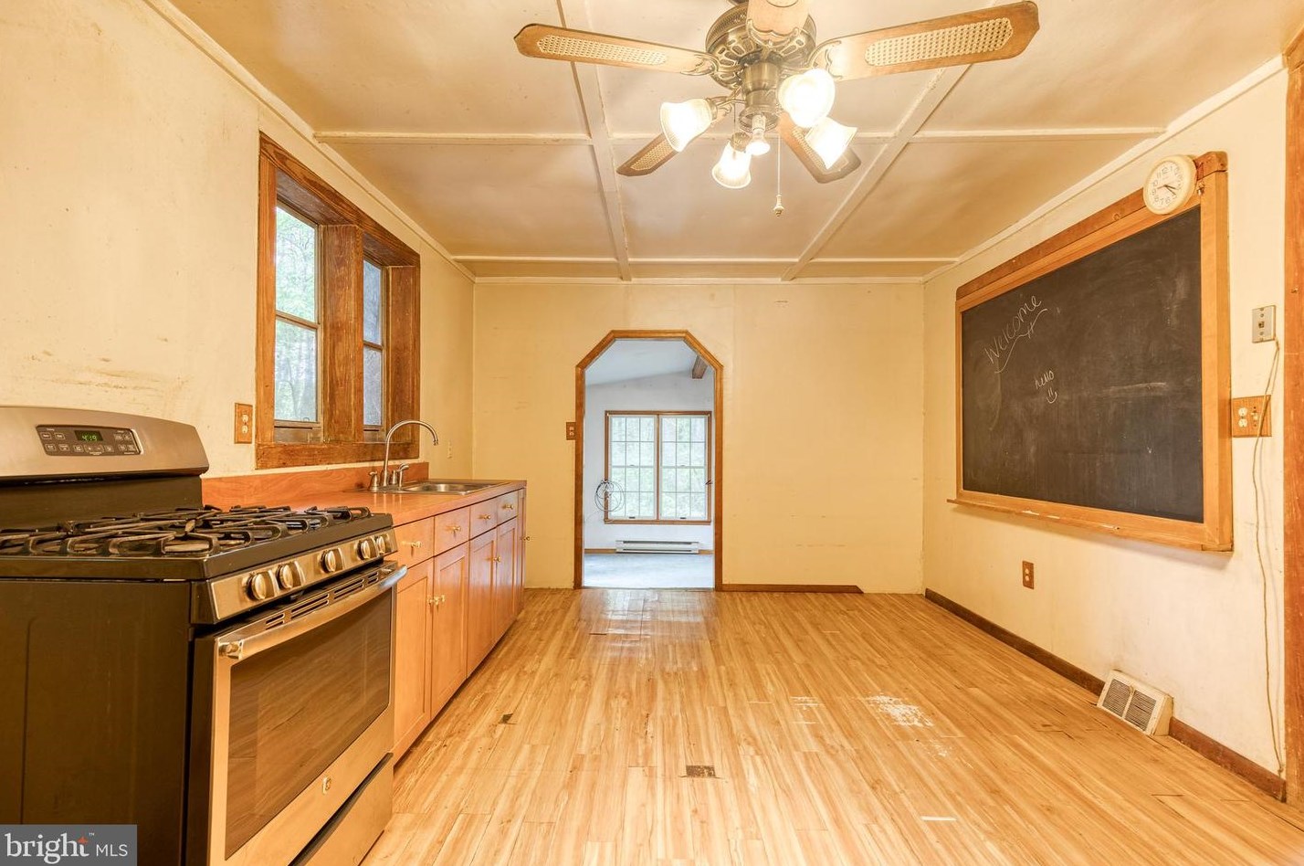 1859 Cedar Dr, Severn MD 21144-1005 exterior