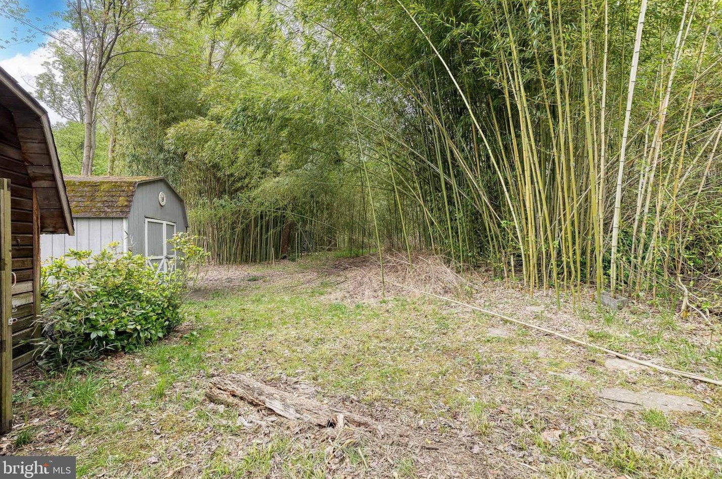 1859 Cedar Dr, Severn MD 21144-1005 exterior