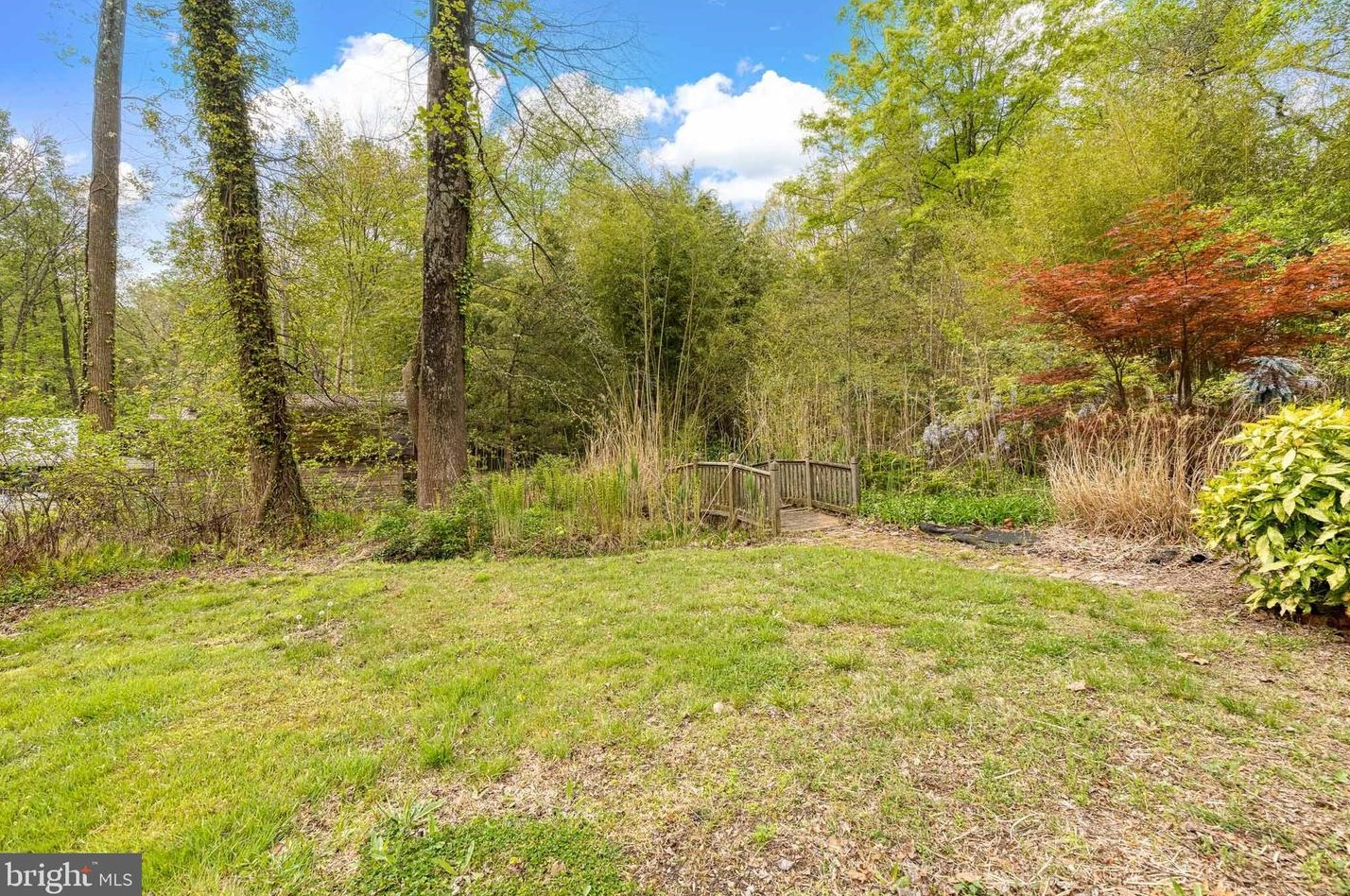 1859 Cedar Dr, Severn MD 21144-1005 exterior