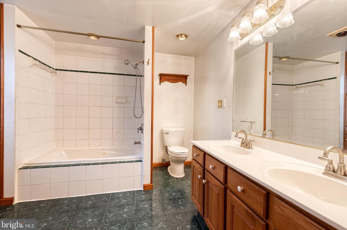 1859 Cedar Dr, Severn MD 21144-1005 exterior