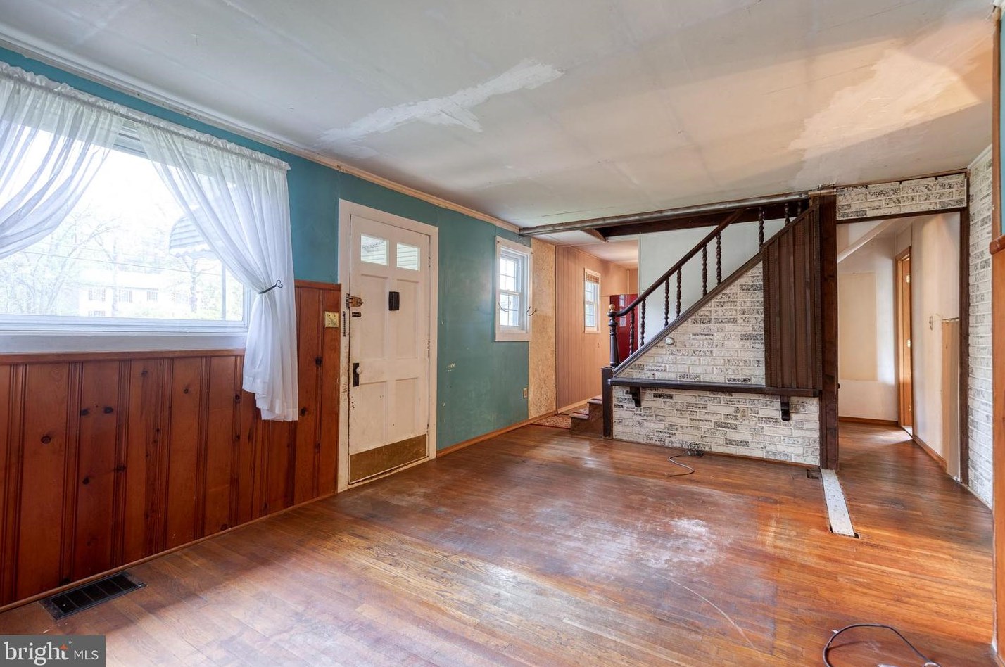 1859 Cedar Dr, Severn MD  21144-1005 exterior